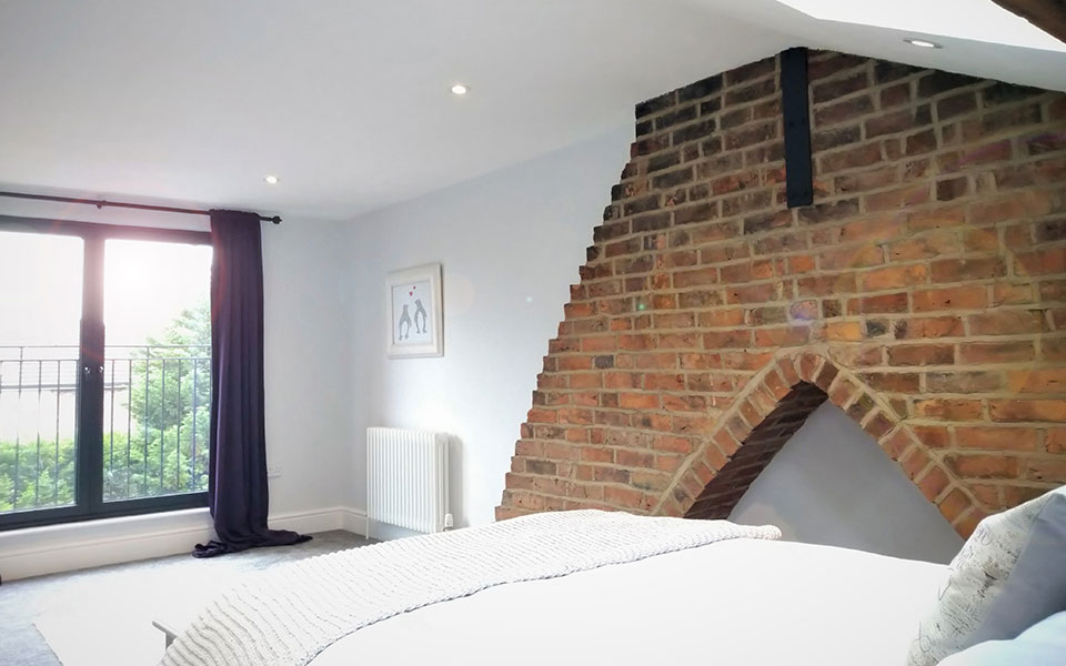 Exposed feature chimney breast